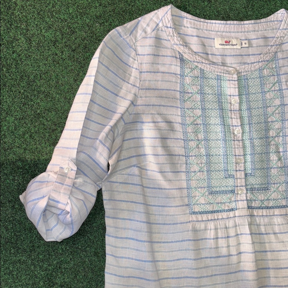 Vineyard Vines White and Light Blue Embroidered Popover Blouse - Picture 6 of 10